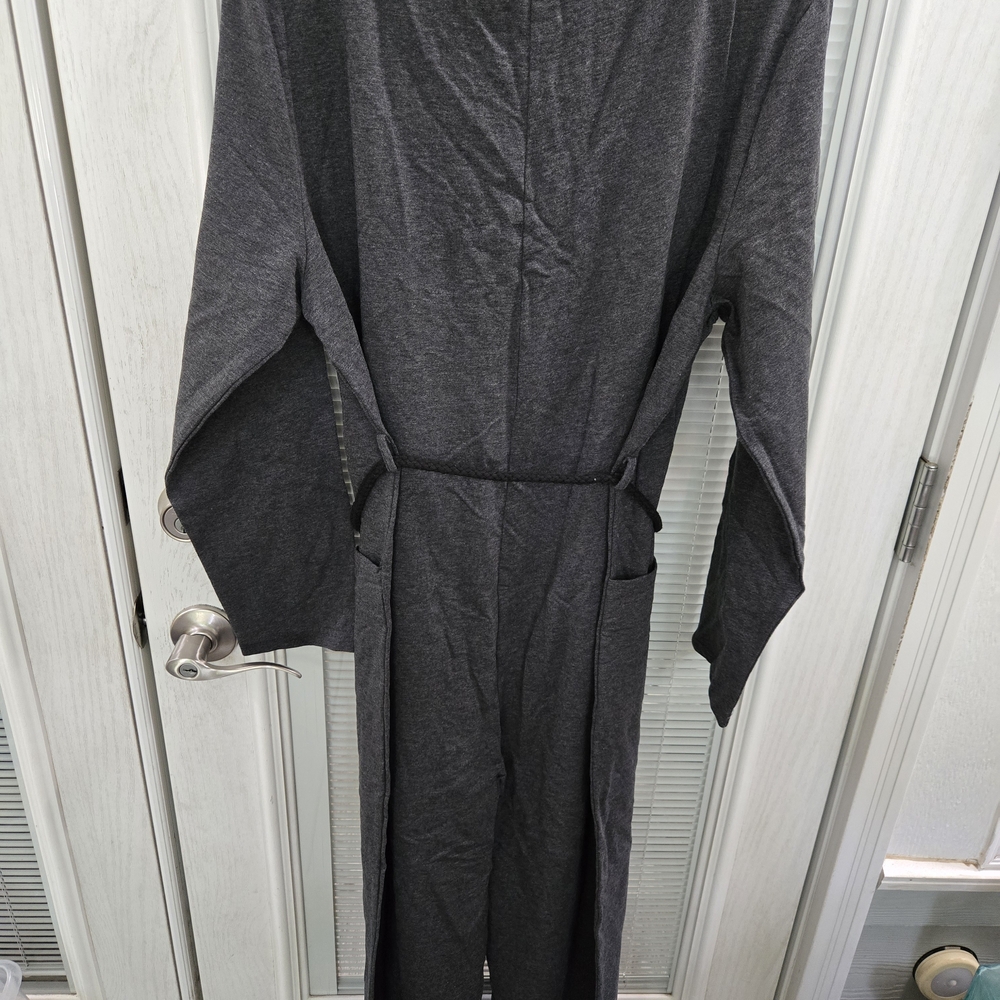Simple Gray Top - Picture 7 of 7